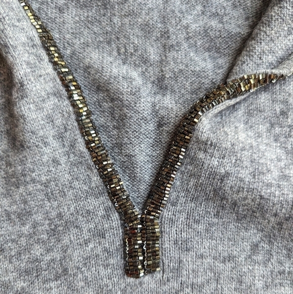 Gray shirt sleeve hooded wool and cashmere blend V neck sweater size Medium - Picture 3 of 9